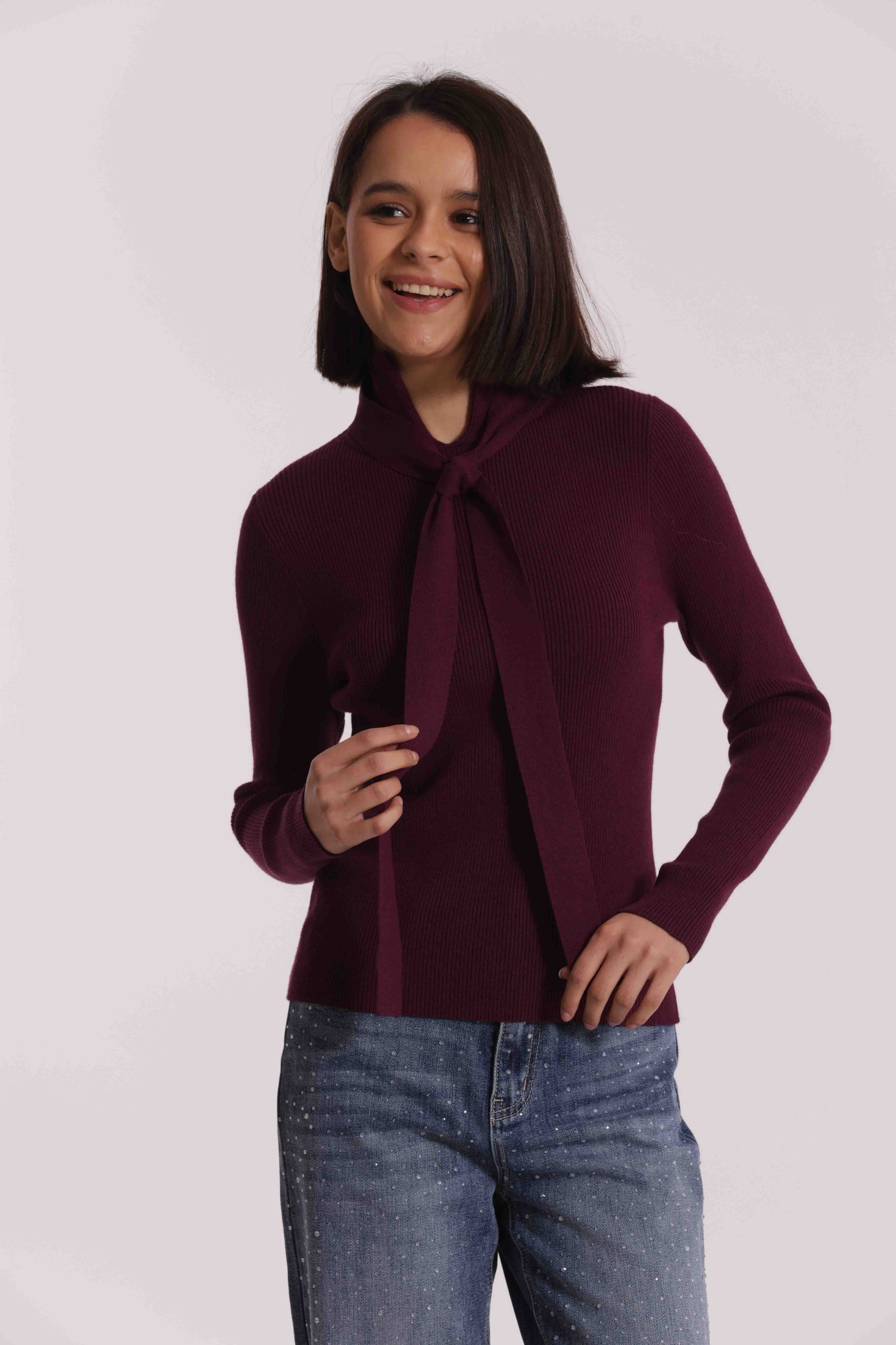 MAGLIA CON DETTAGLIO CRAVATTINO