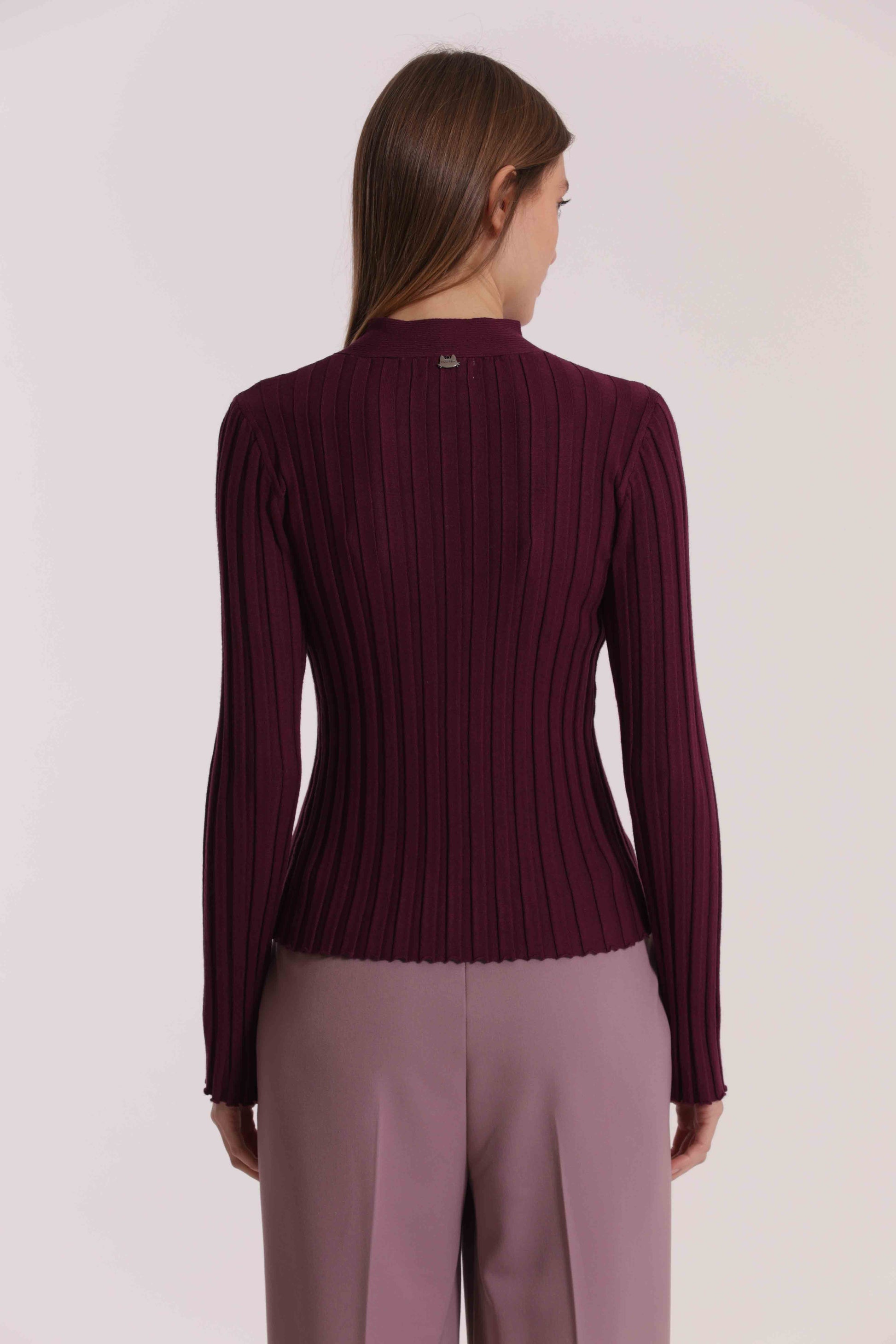 MAGLIA SCOLLO A GOCCIA CON ACCESSORIO METALLICO