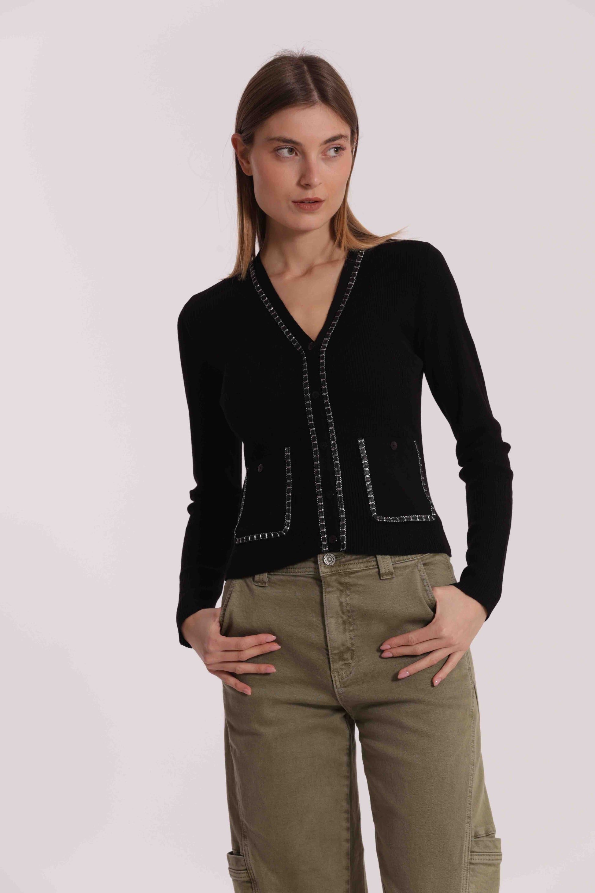 MAGLIA CARDIGAN CON CATENA