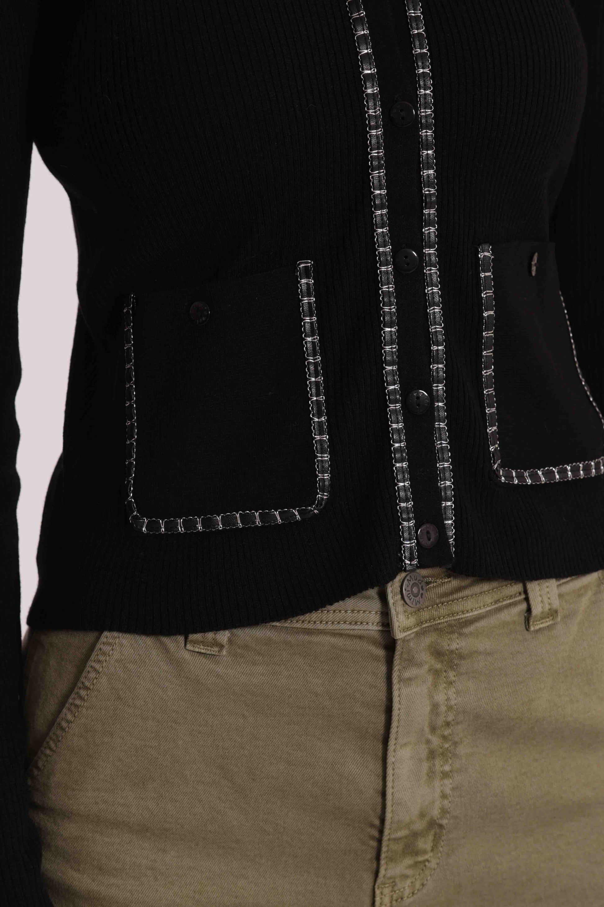 MAGLIA CARDIGAN CON CATENA