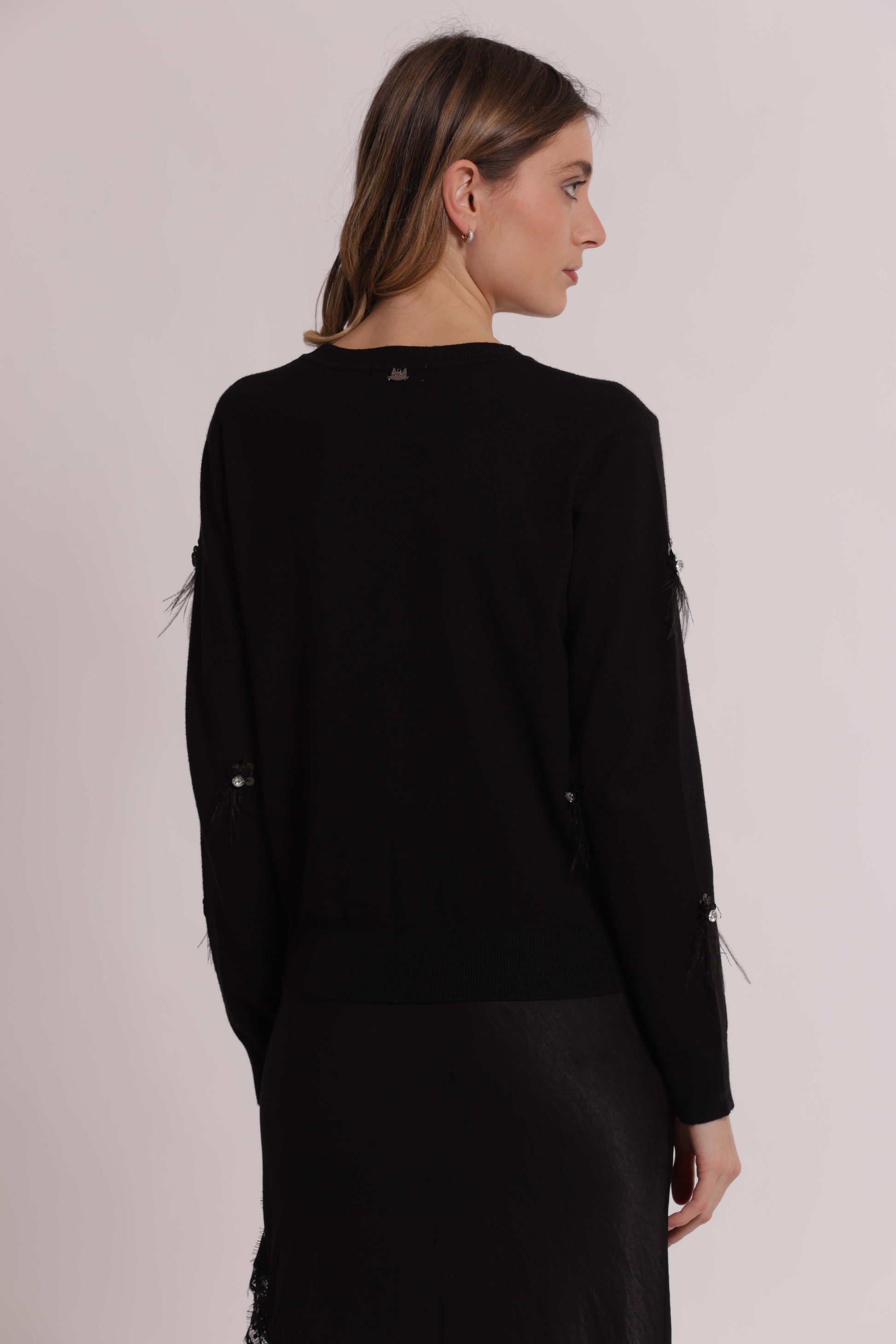 MIMI MUA FIRENZE-MAGLIA SCOLLO TONDO CON PIUME