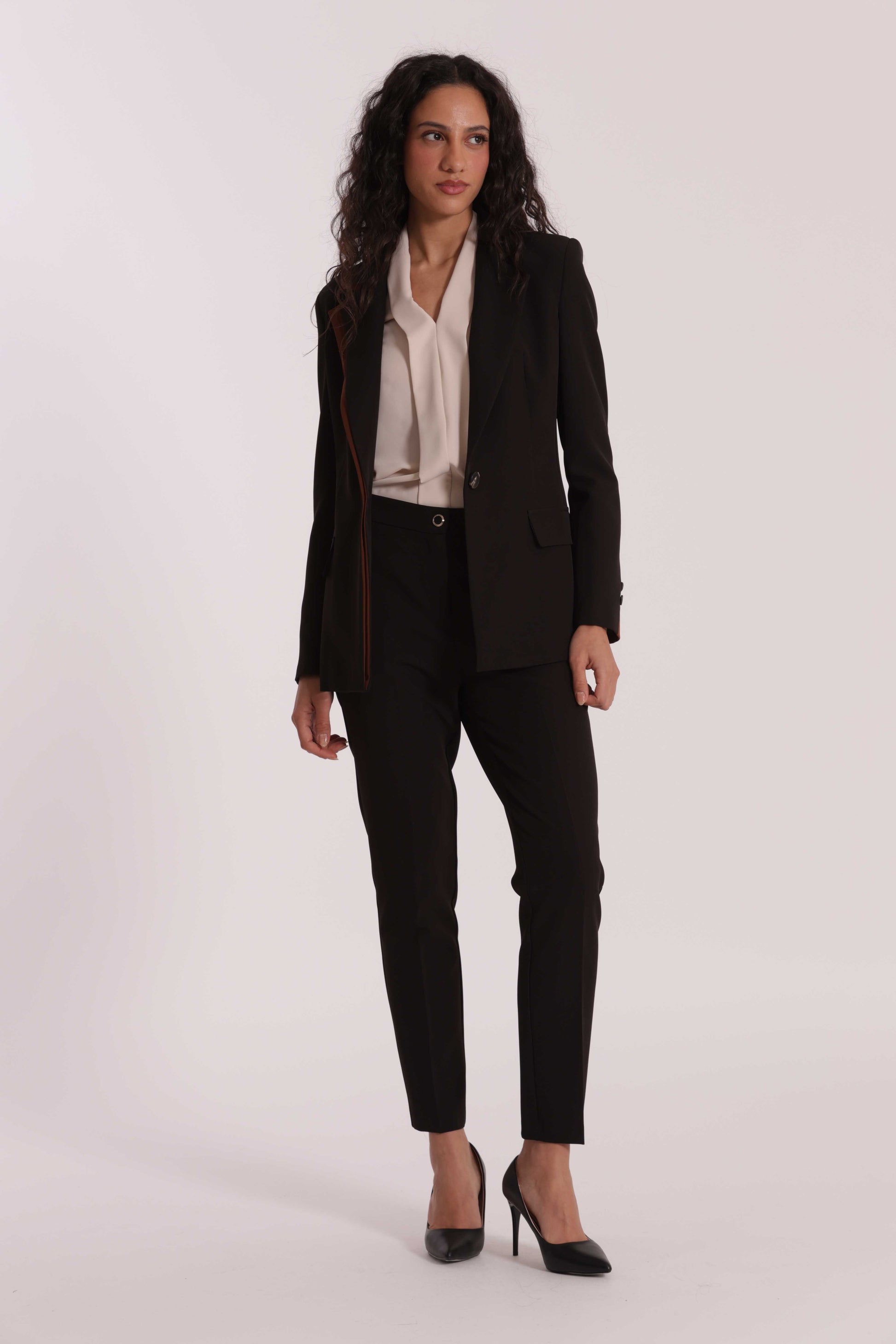 PANTALONE SIGARETTA CON ELASTICO DIETRO IN TESSUTO TECNICO