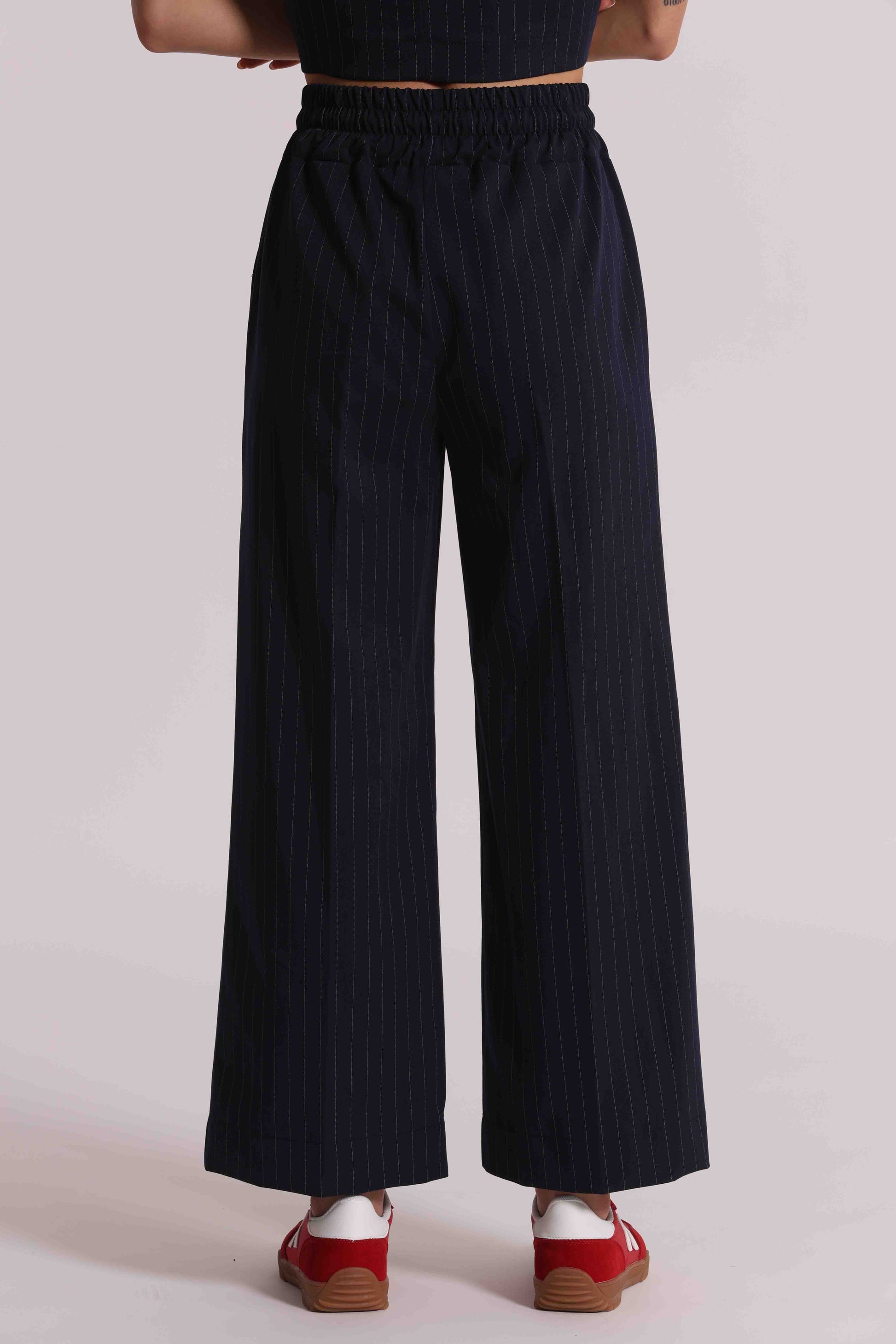 PANTALONE CROPPED CON ELASTICO IN VITA GESSATO