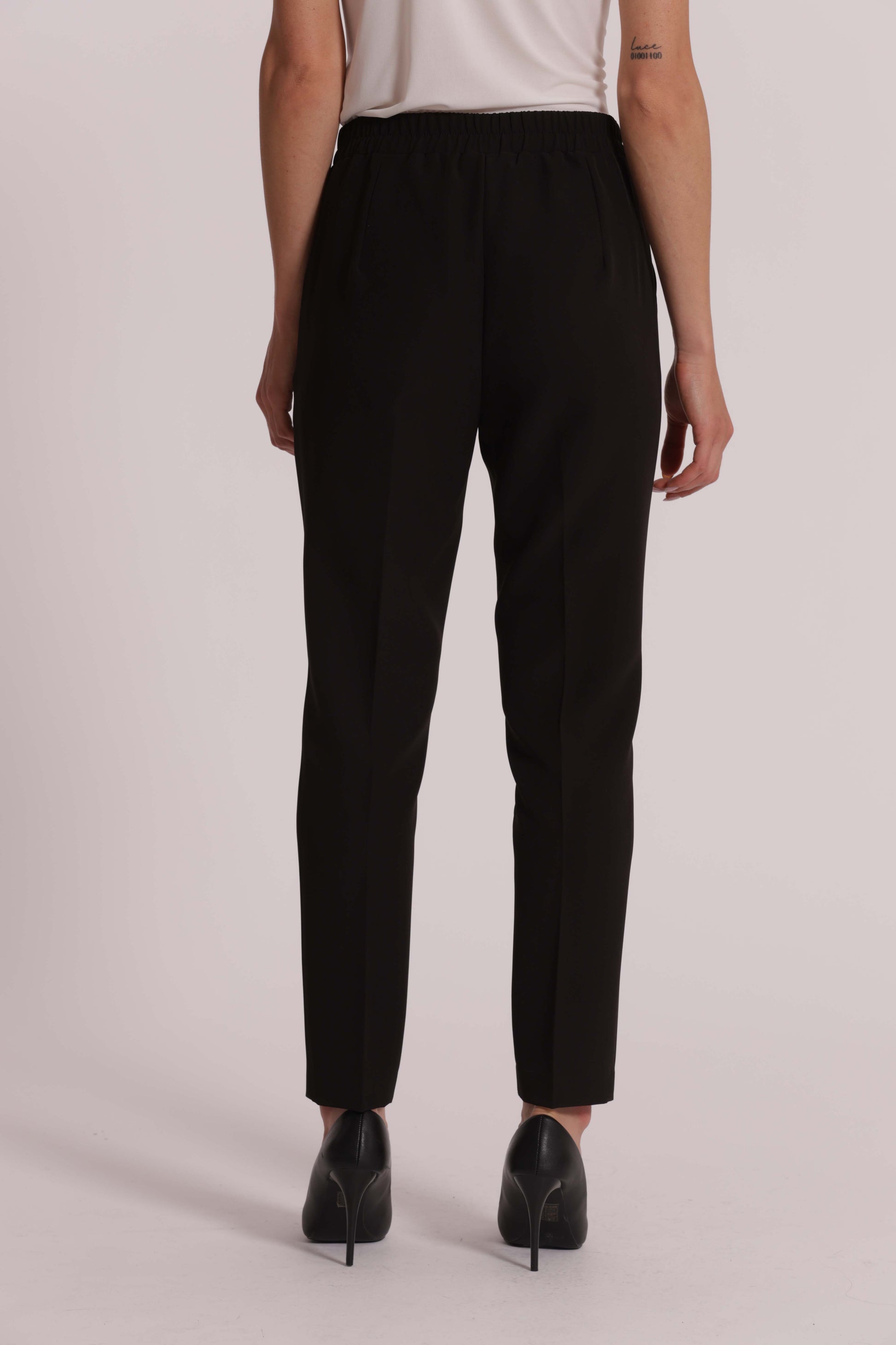 PANTALONI SIGARETTA CON ELASTICO DIETRO
