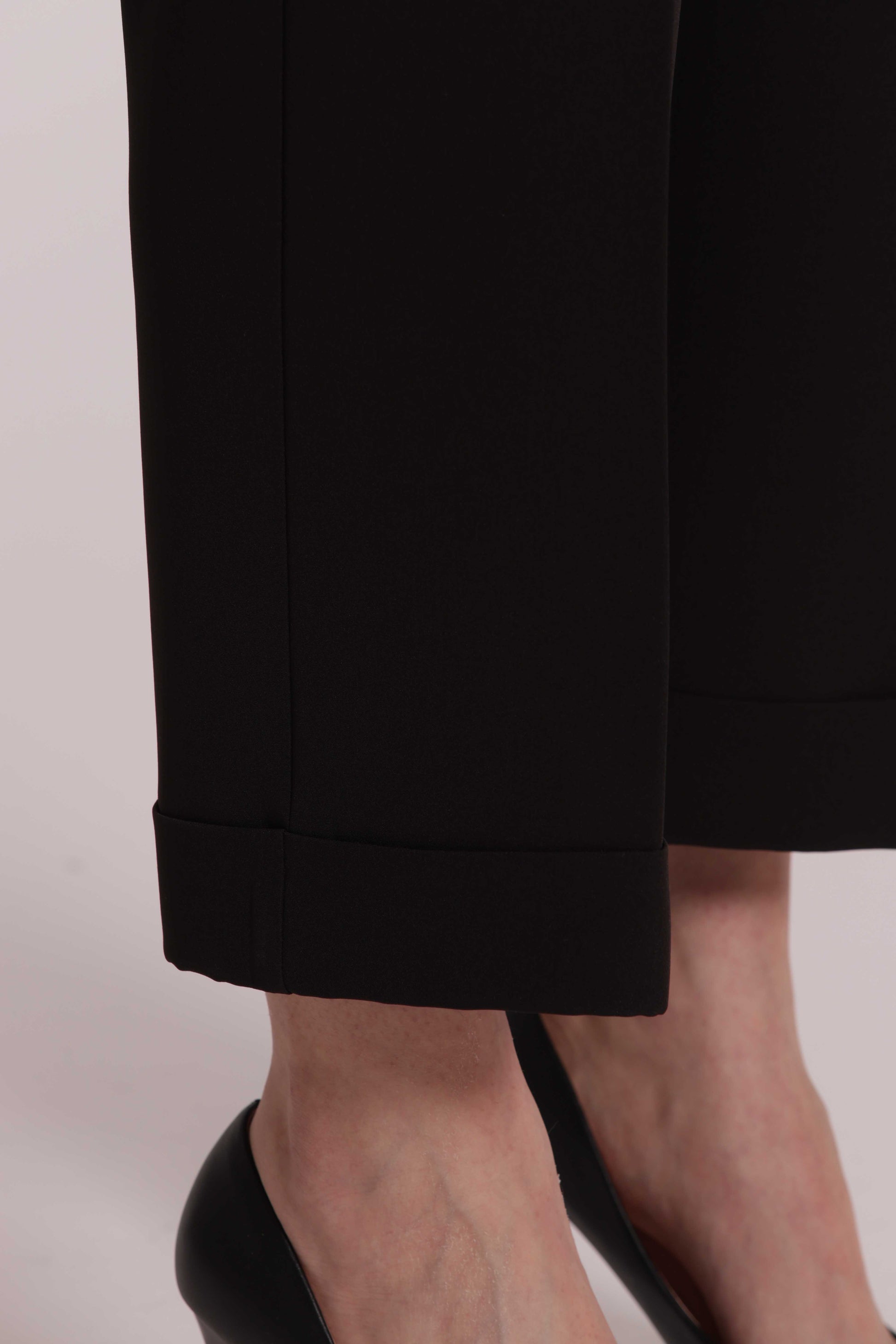 PANTALONI CON RISVOLTO