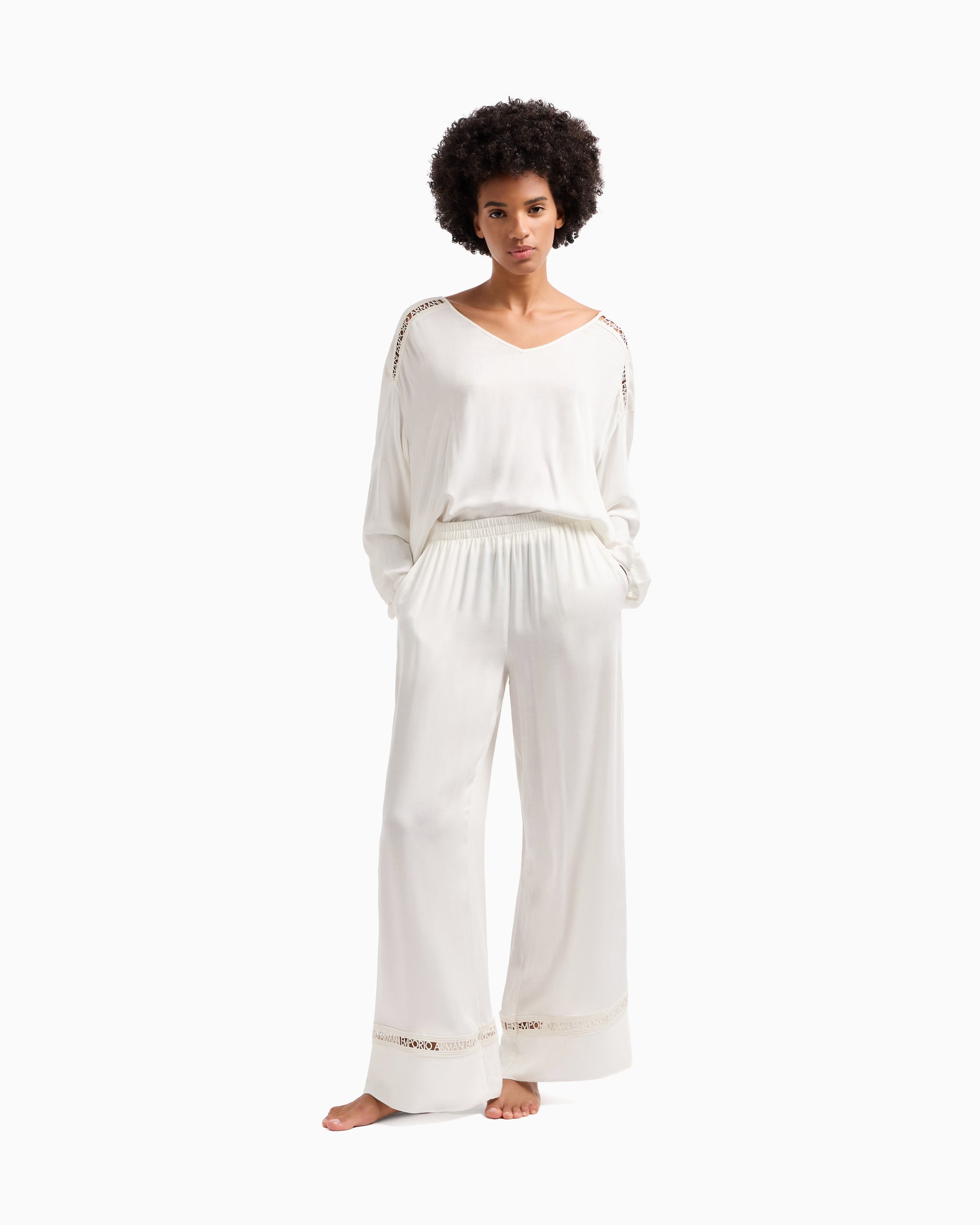 PANTALONI BEACHWEAR IN VISCOSA CON DETTAGLI MERLETTO LOGATI