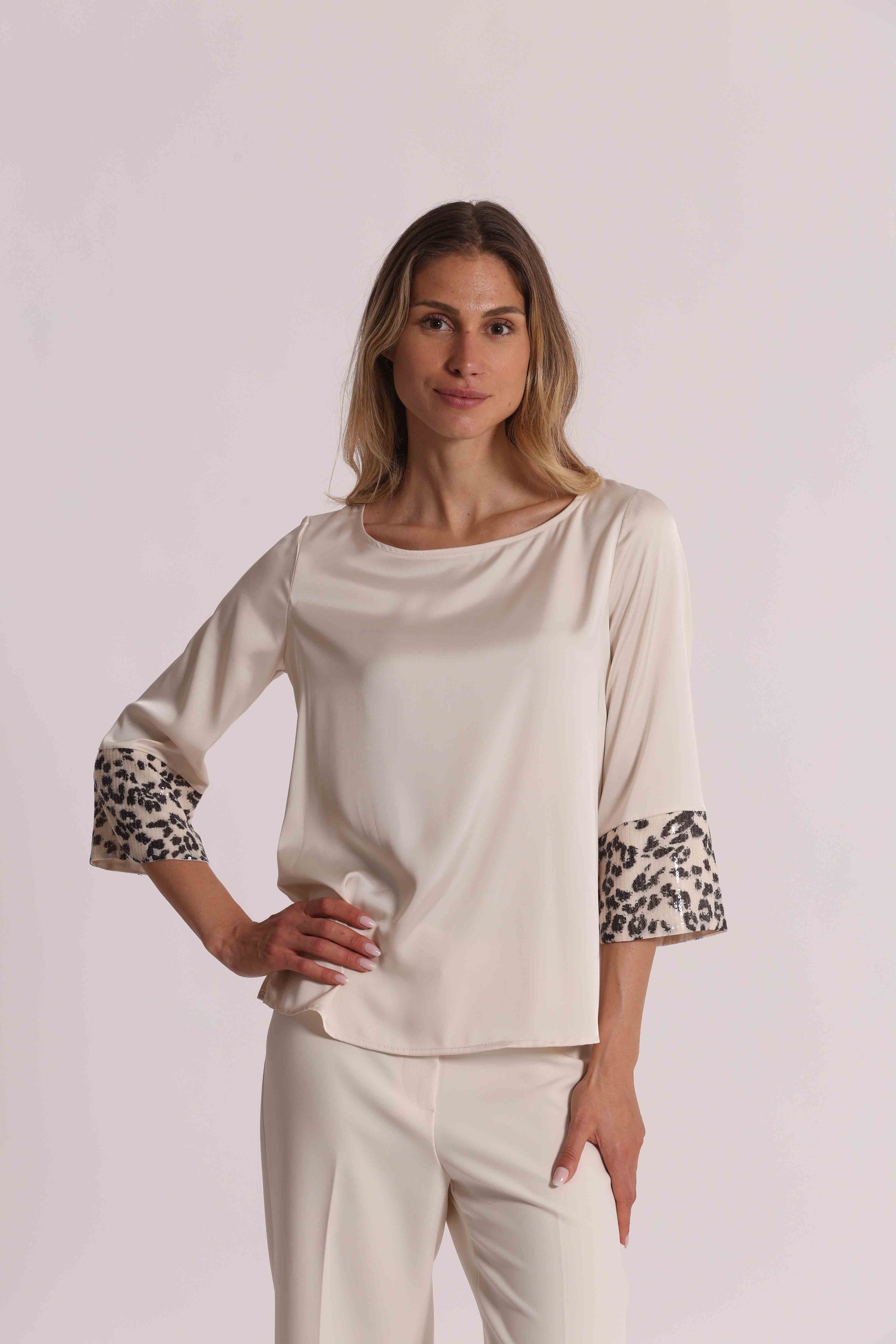 BLUSA CON PAILLETTES IN FANTASIA ANIMALIER