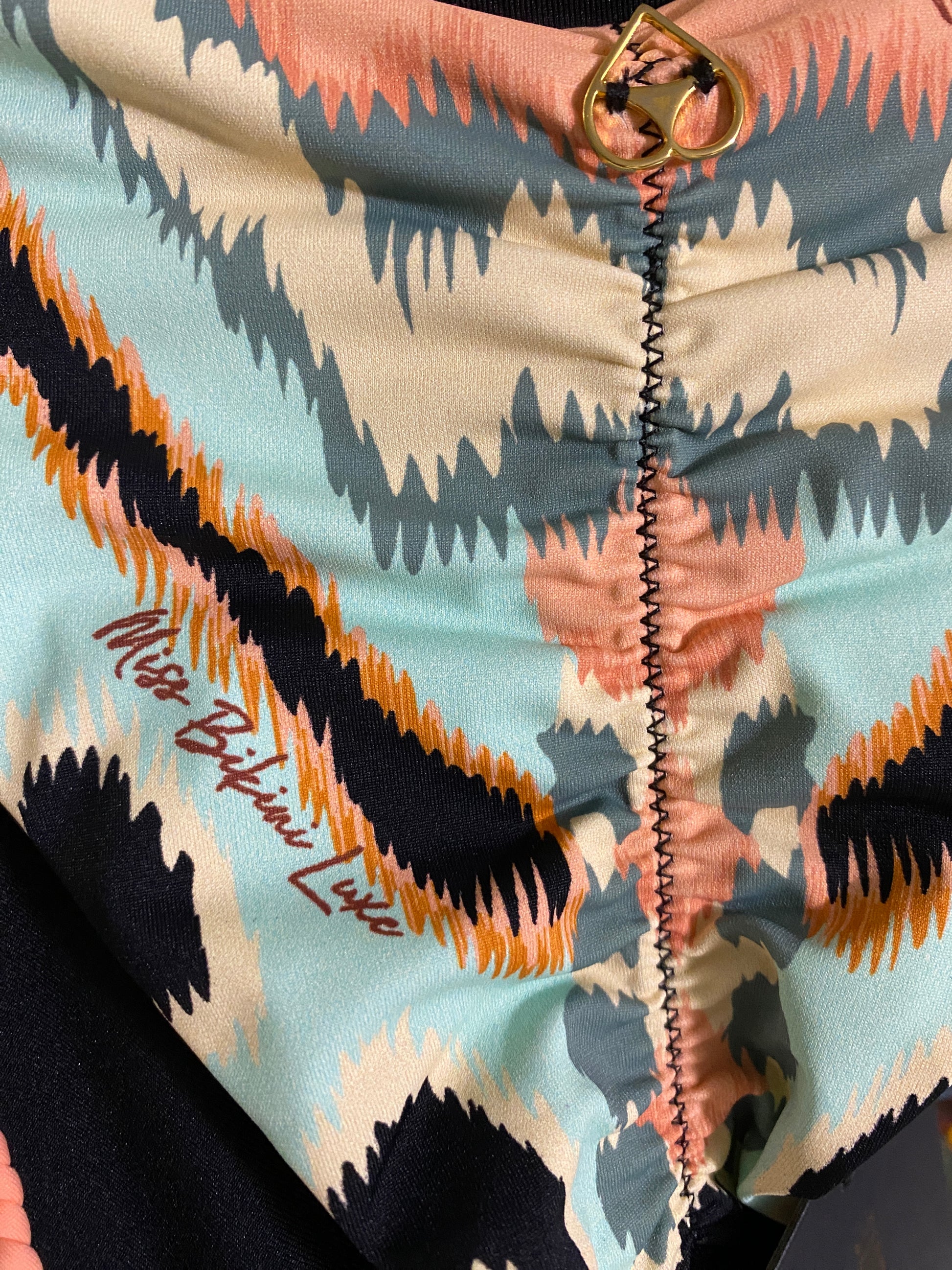 Bikini triangolo con frange etniche