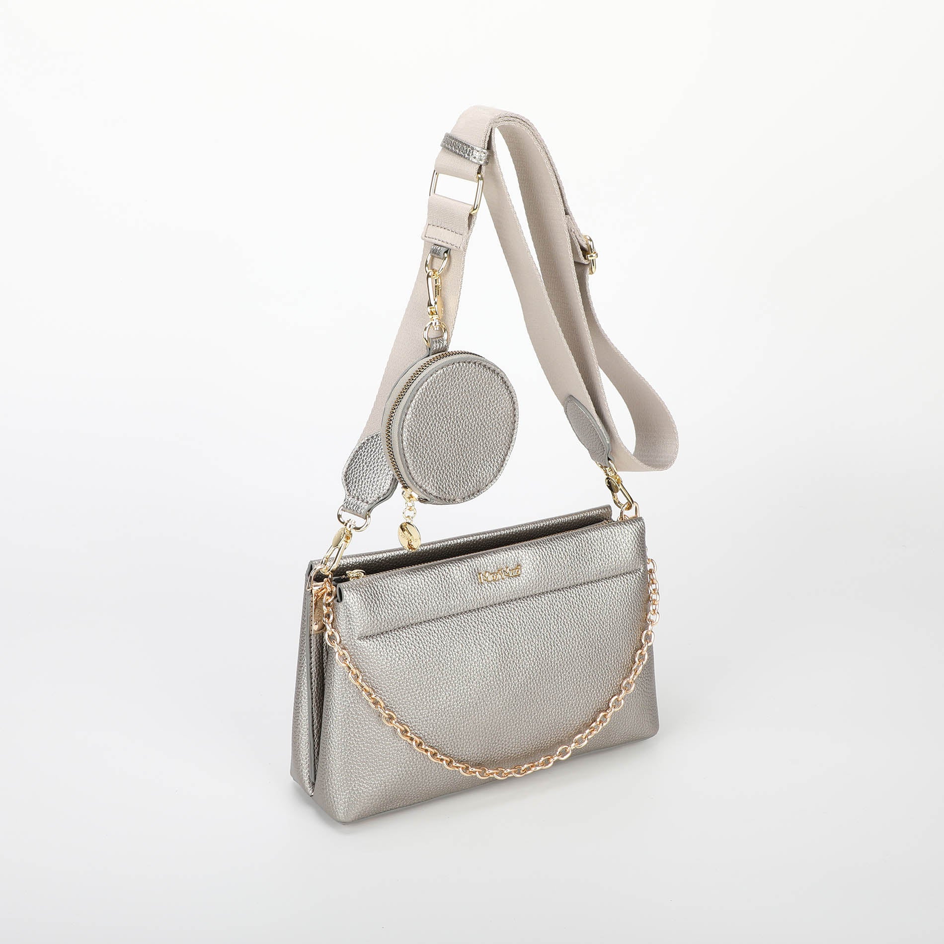 BORSA A TRACOLLA CON DETTAGLIO APPESO