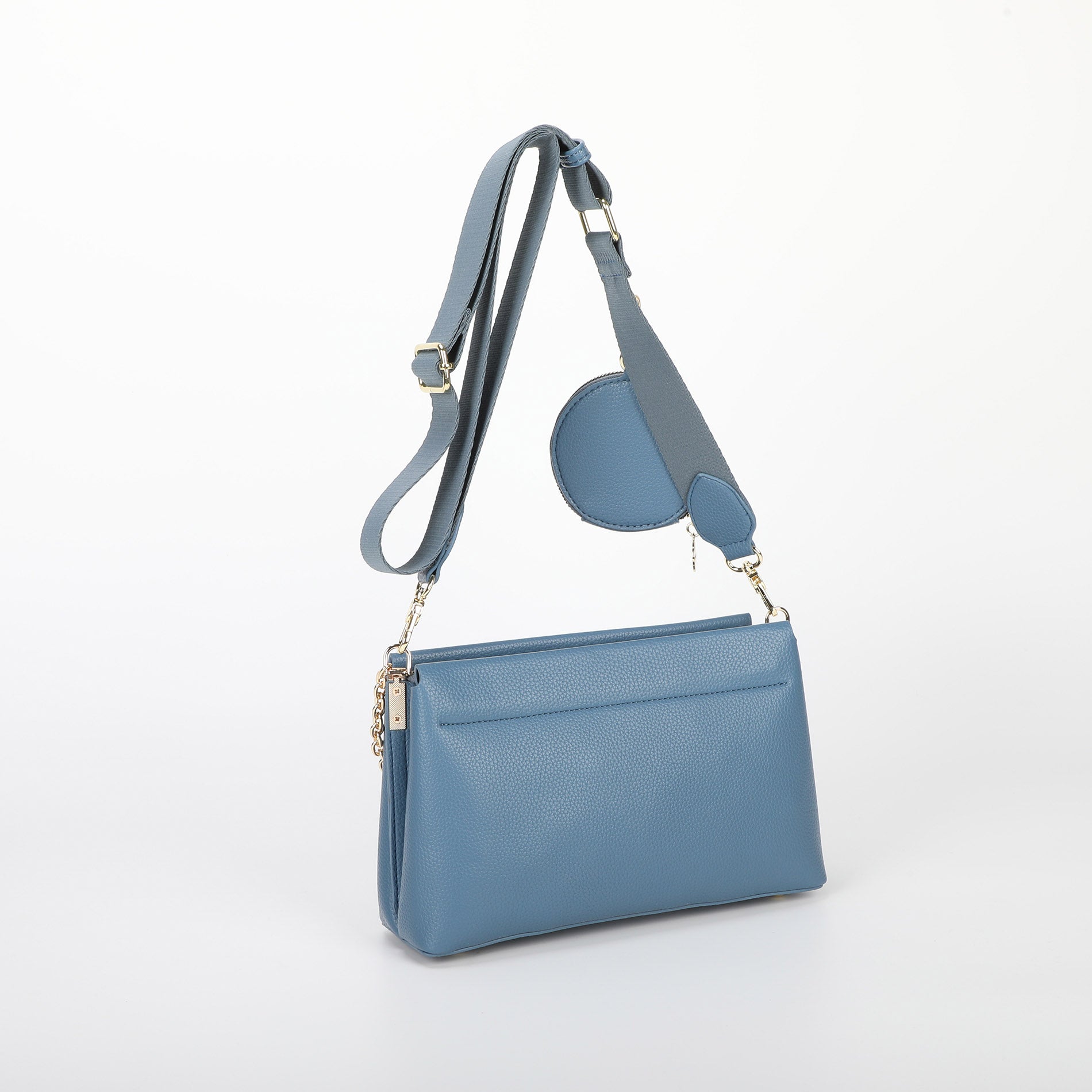 BORSA A TRACOLLA CON DETTAGLIO APPESO