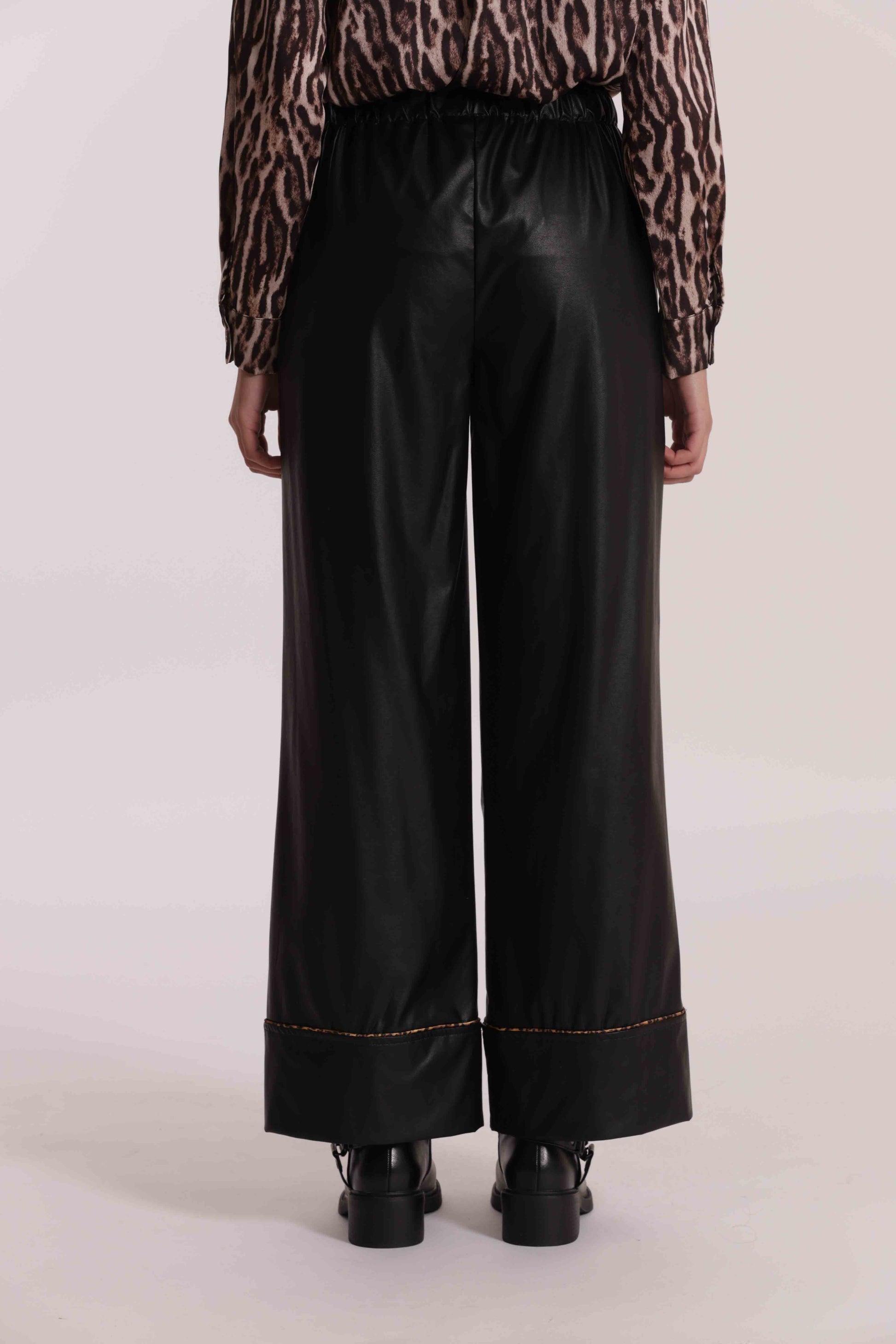 PANTALONE PALAZZO IN SIMILPELLE CON DETTAGLI ANIMALIER