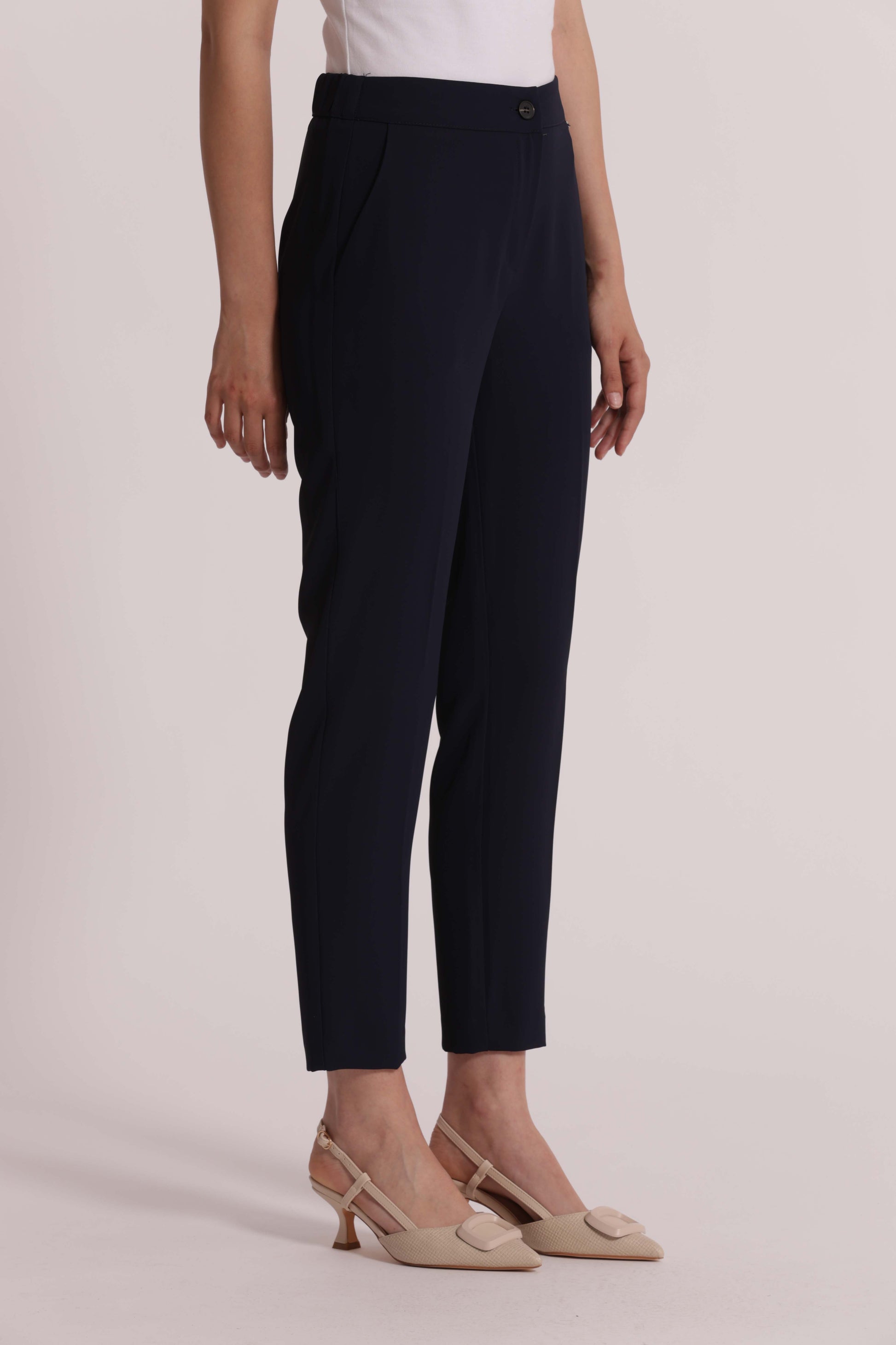PANTALONE CON ELASTICO IN VITA