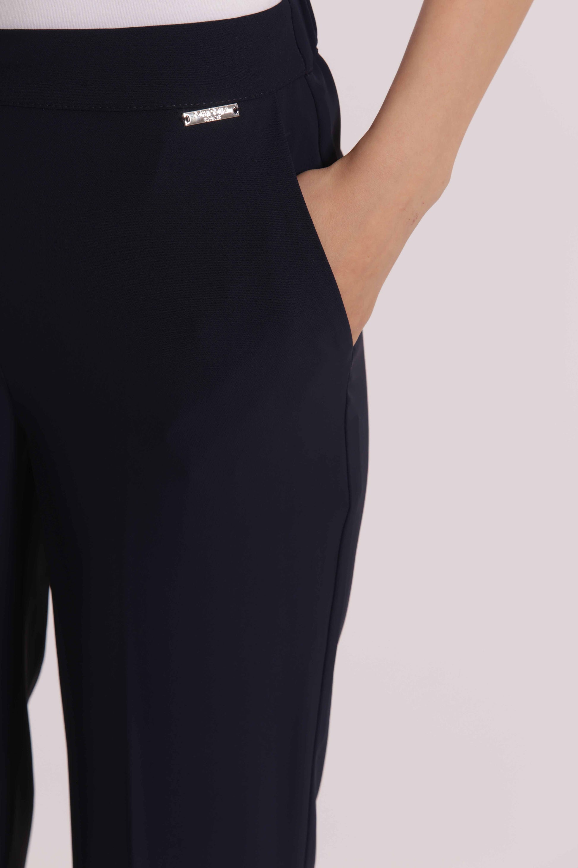 PANTALONE CON ELASTICO IN VITA