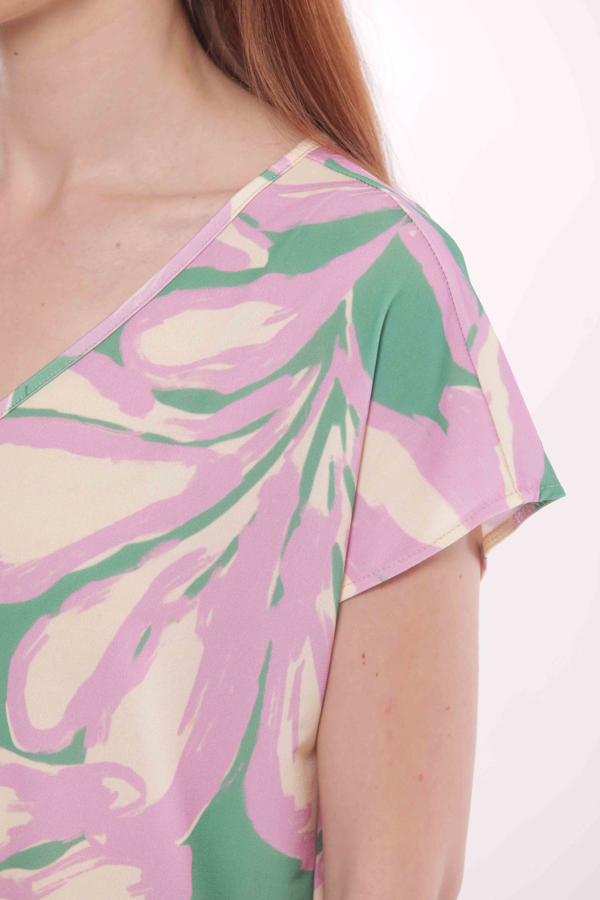 BLUSA SCOLLO A V IN ITY FANTASIA