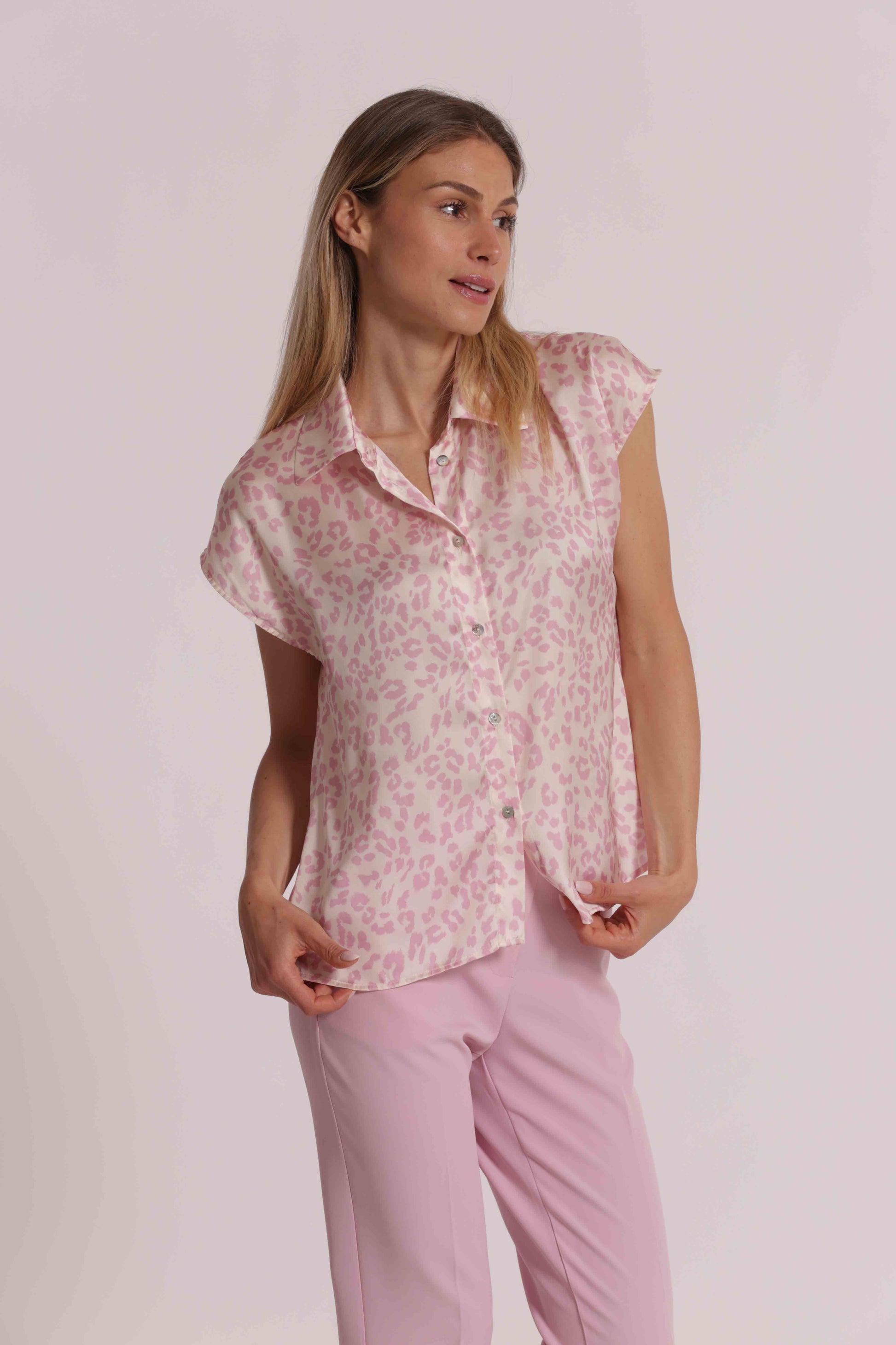 ANIMAL PRINT SHORT SLEEVE SHIRT