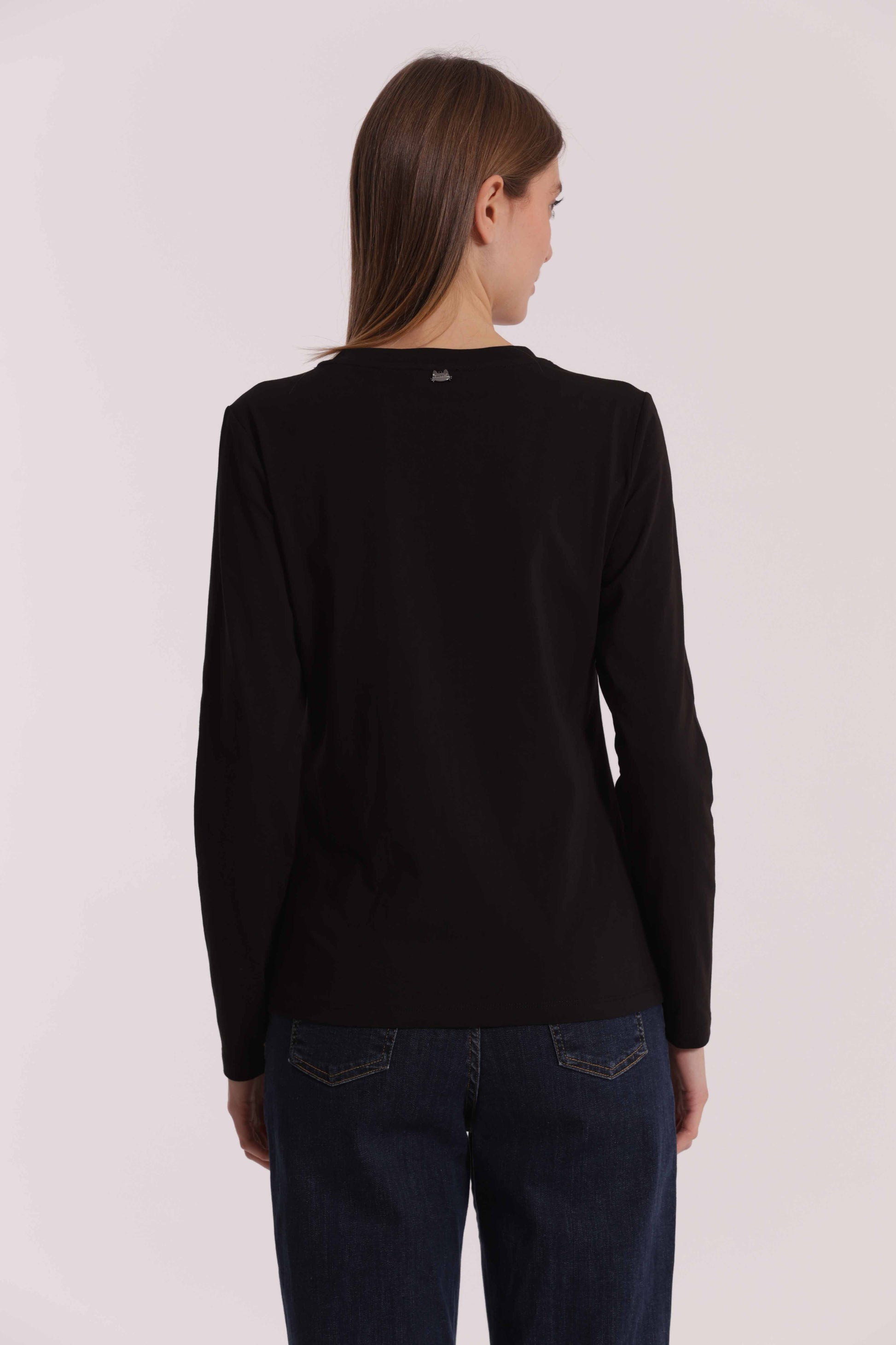 T-SHIRT CON PIOGGIA DI PERLE