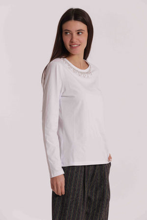 T-SHIRT CON COLLETTO DECORATO