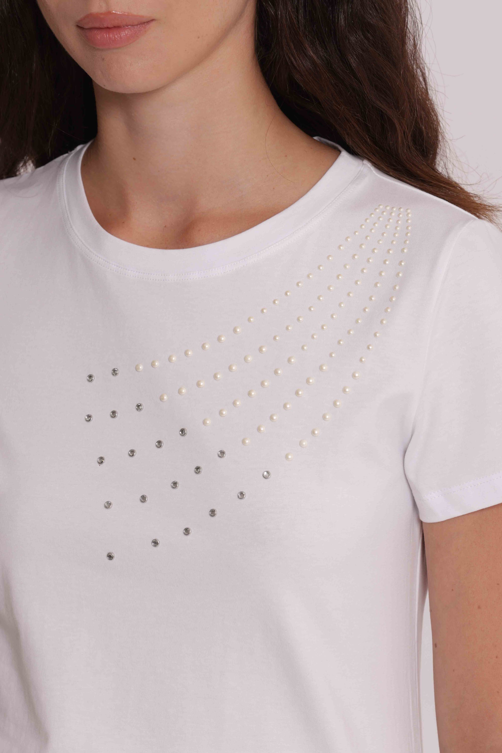 T-SHIRT MEZZE MANICHE CON BORCHIE FRONTALI