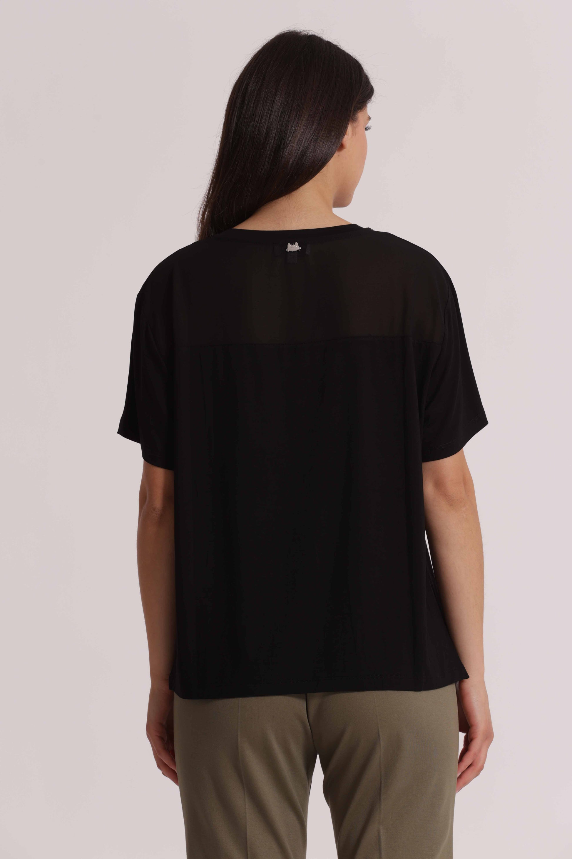 T-SHIRT SCOLLO TONDO CON DETTAGLI IN GEORGETTE