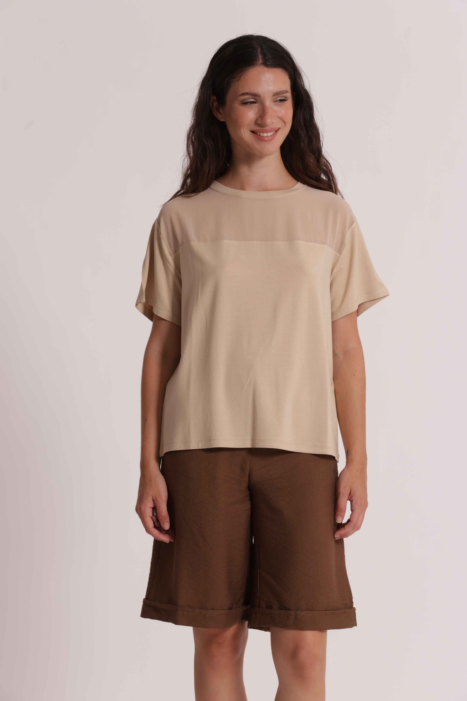 T-SHIRT SCOLLO TONDO CON DETTAGLI IN GEORGETTE