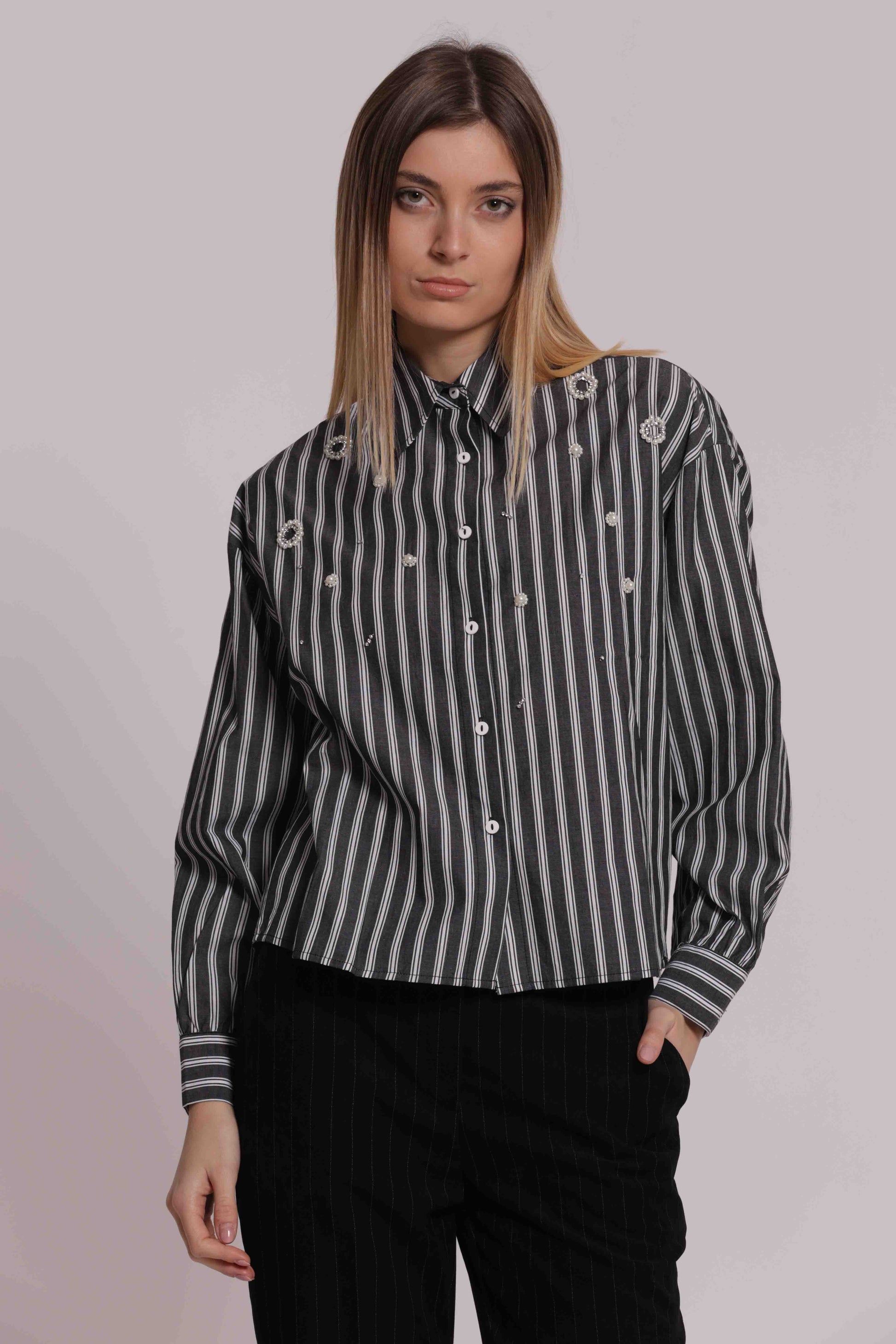 MIMI MUA FIRENZE-CAMICIA A RIGHE CON APPLICAZIONI FRONTALI