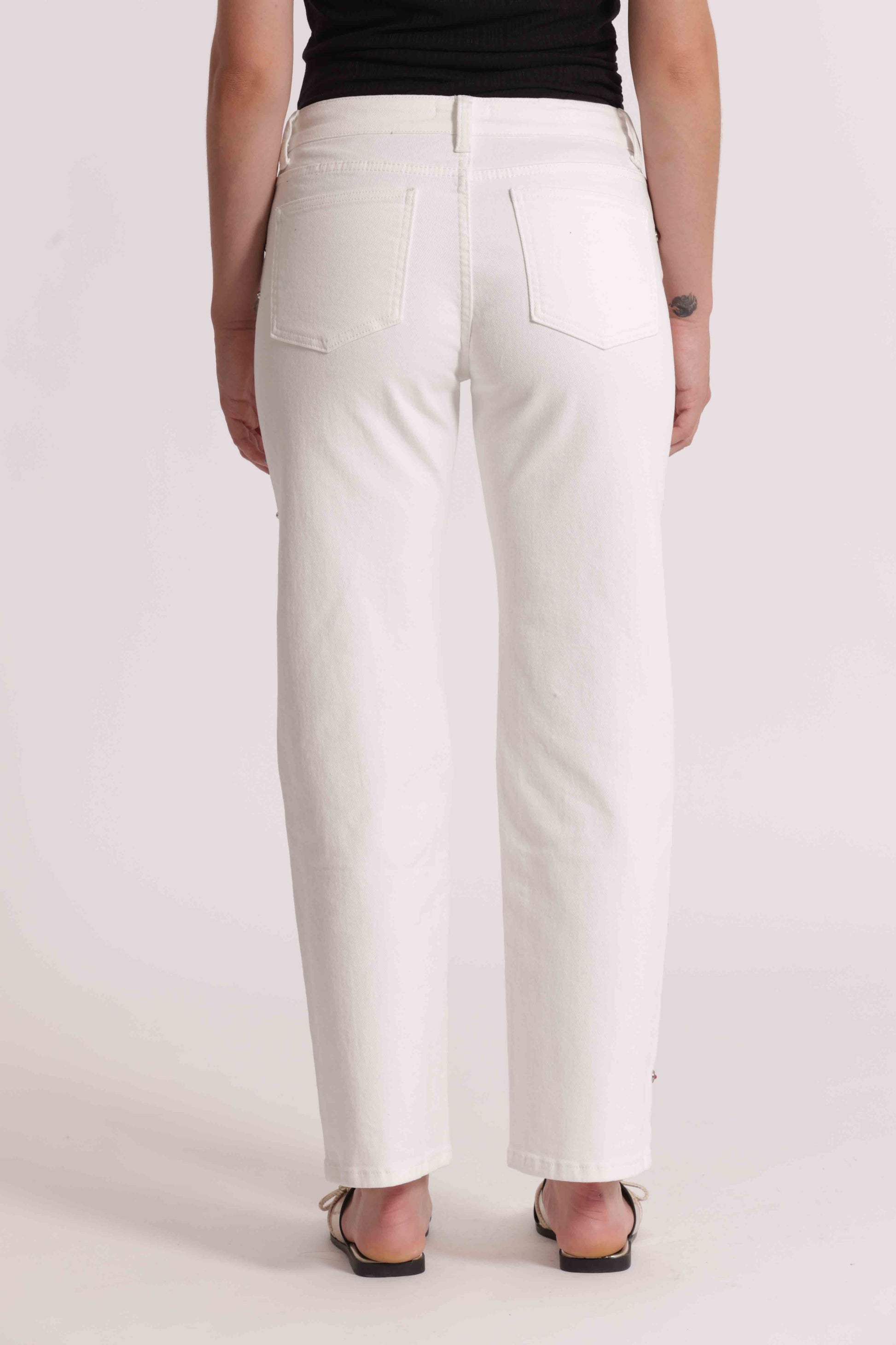 JEANS SIGARETTA CON BORCHIE LATERALI